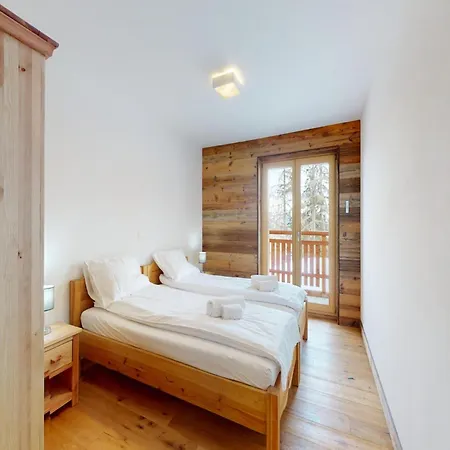 Apartment In In Out Location *