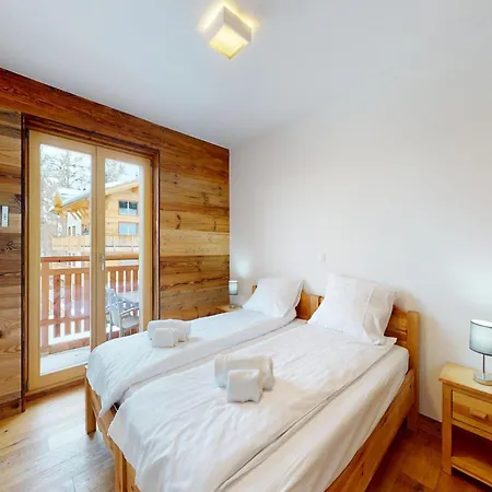 Apartment In In Out Location *