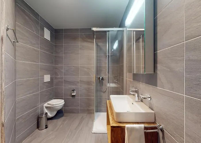 In In Out Location * Veysonnaz